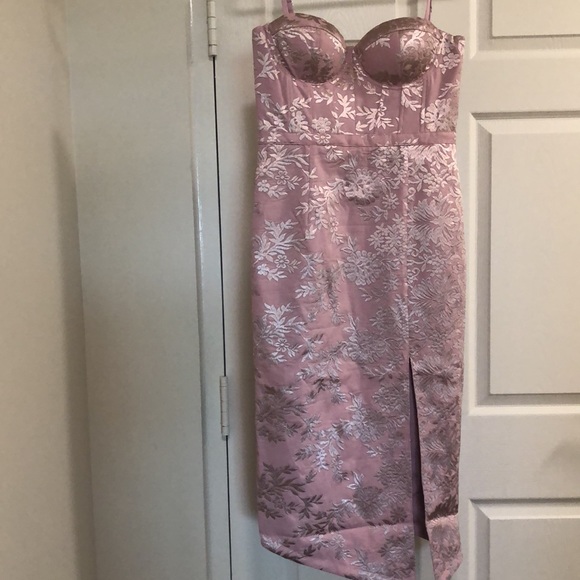 Dress - Picture 4 of 4